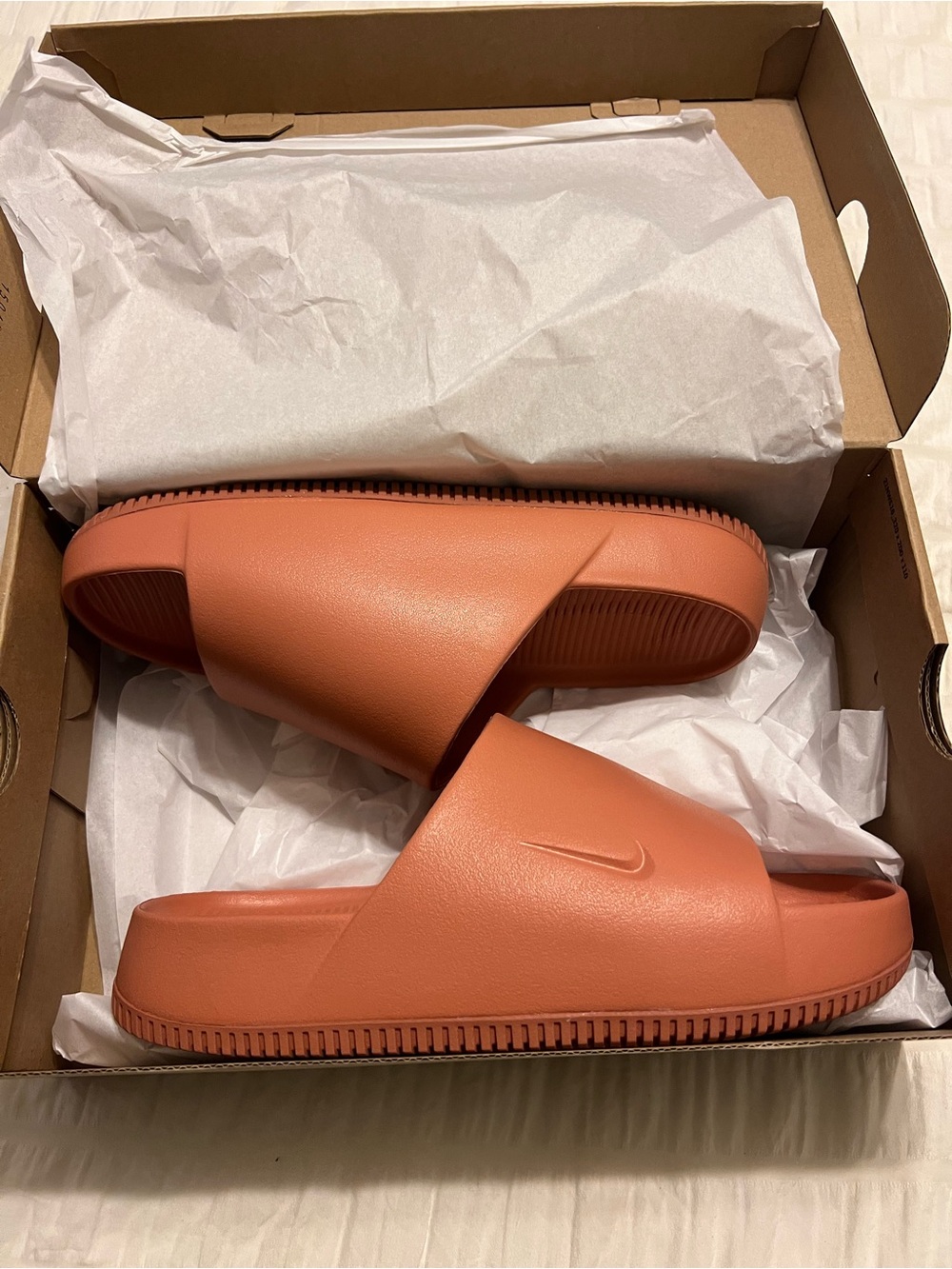 Nike Calm Slide in Terracotta